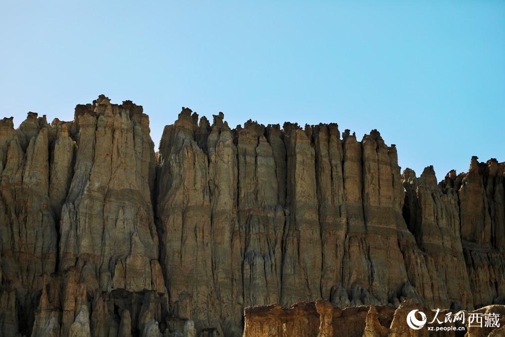 壯美的土林。人民網(wǎng) 李海霞攝