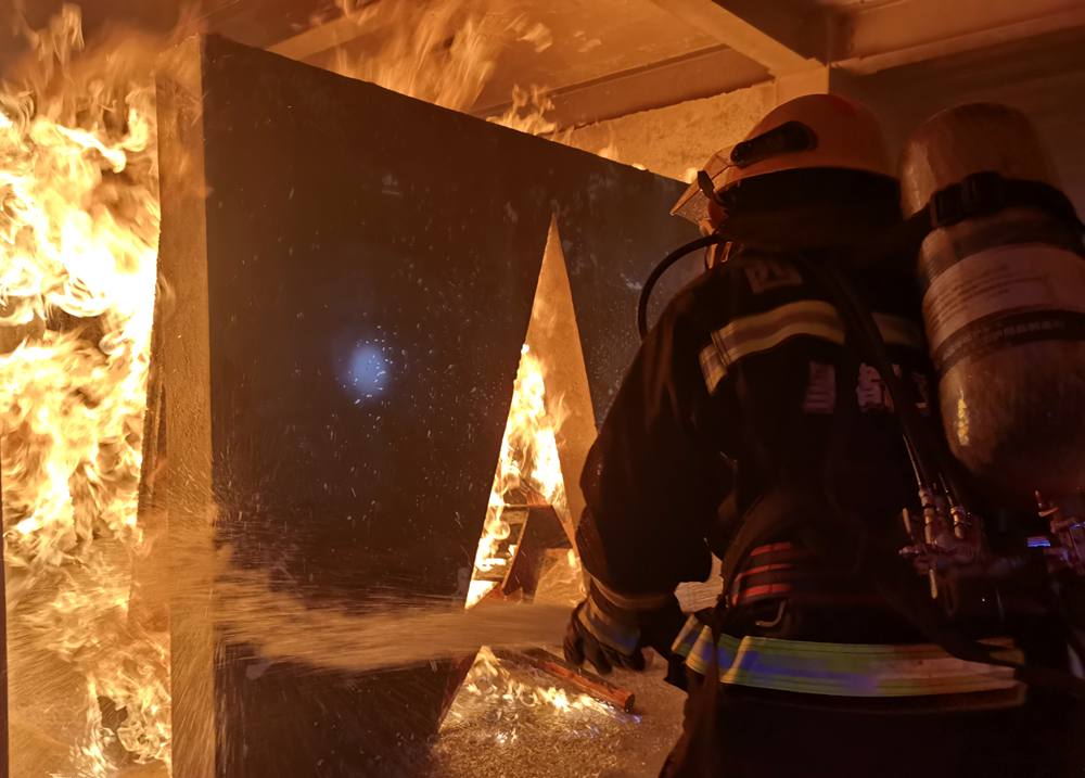 真火內(nèi)攻實(shí)操訓(xùn)練。