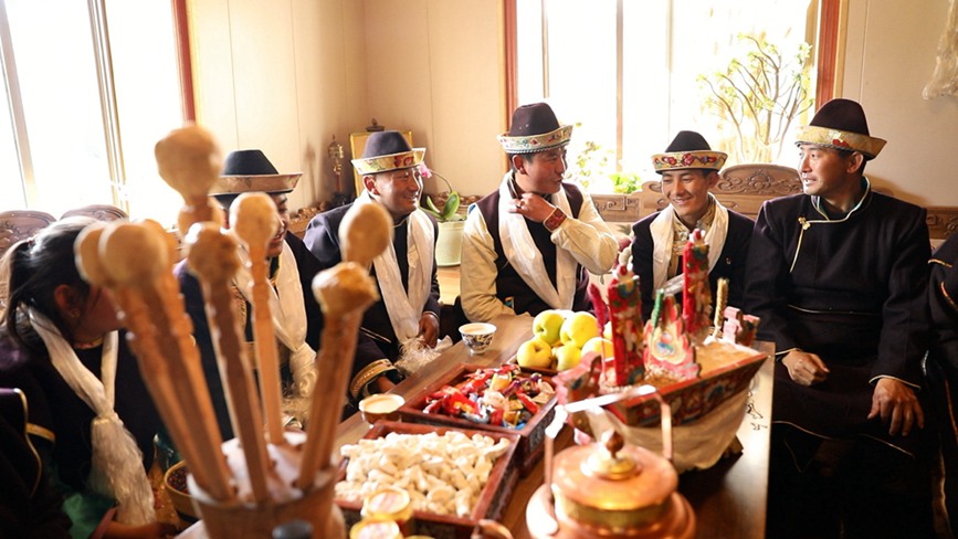 齊聚一堂，迎“古突”之夜。