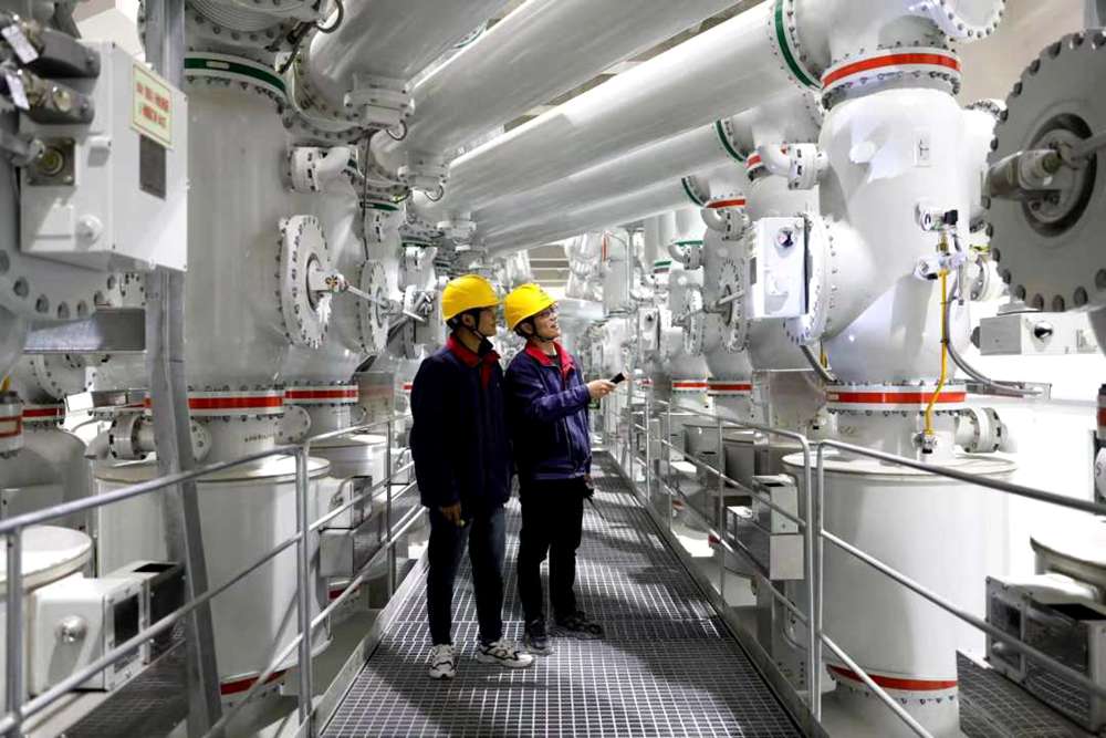 進(jìn)行日常檢查。吳雛音 攝