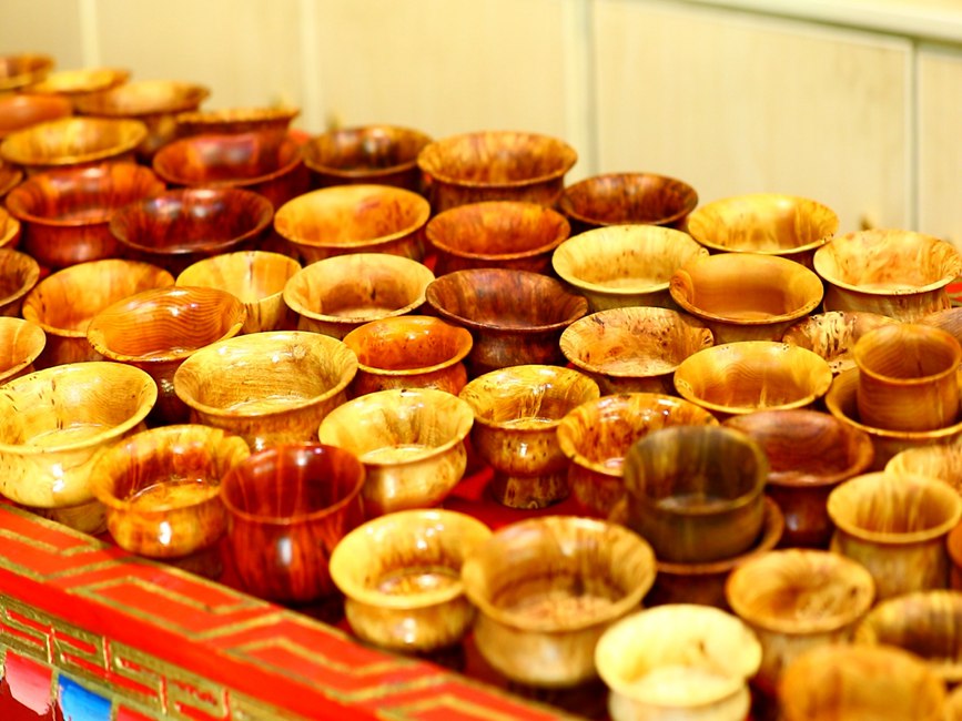 藏地木碗成品。