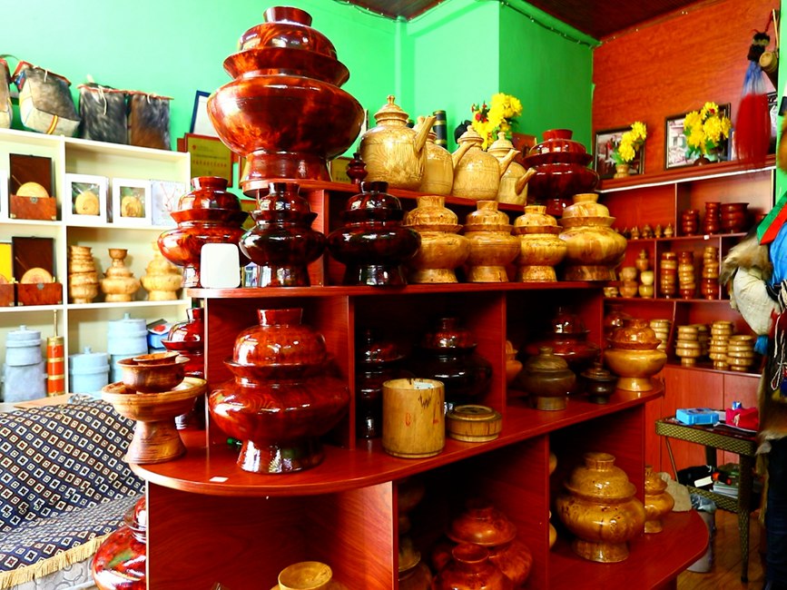 藏地木碗成品。