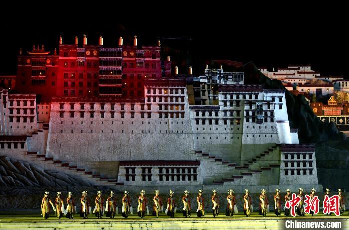 3月17日，西藏拉薩，《文成公主》大型史詩劇演出現(xiàn)場(chǎng)?！±盍?攝