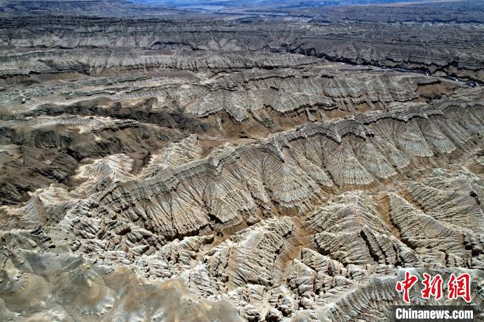 4月5日，西藏阿里札達(dá)土林。(無人機(jī)照片) 李林 攝