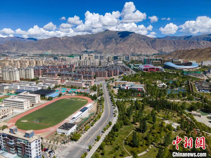 圖為俯瞰拉薩城。資料圖 江飛波 攝