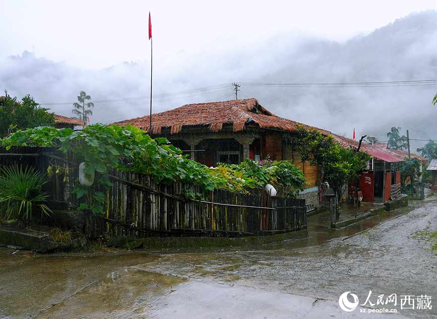 門巴族的特色庭院。