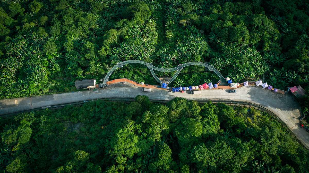 無人機航拍墨脫縣果果塘大拐彎觀景臺。人民網(wǎng)記者 次仁羅布攝