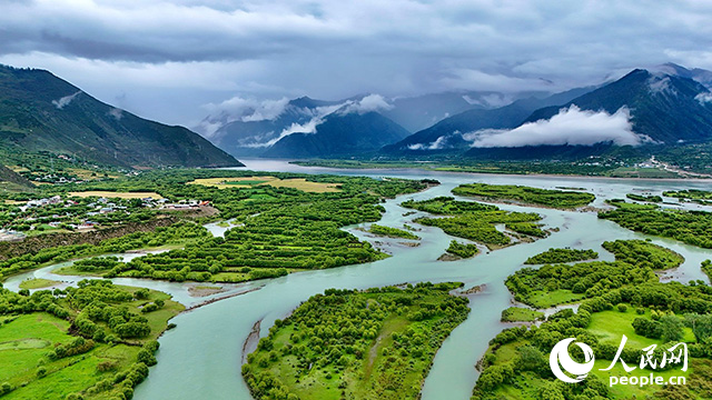 雅尼國(guó)家濕地公園風(fēng)景如畫。人民網(wǎng)記者 次仁羅布攝