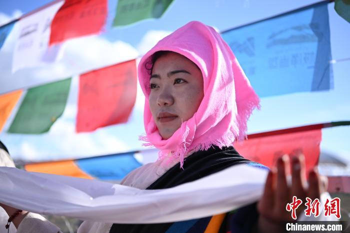 西藏：“情定當(dāng)雄”篝火鍋莊晚會(huì)開(kāi)啟拉薩文旅盛宴