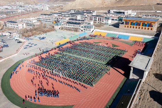 定日縣第二初級中學(xué)全貌。人民網(wǎng)記者 翁奇羽攝