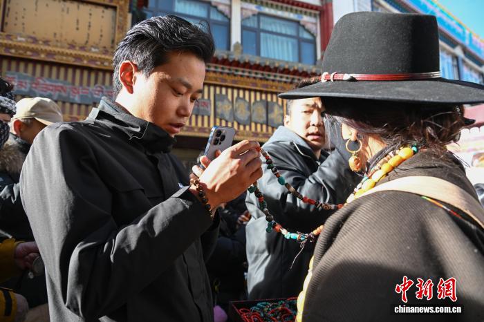 拉薩沖賽康：百年集市的電商活力