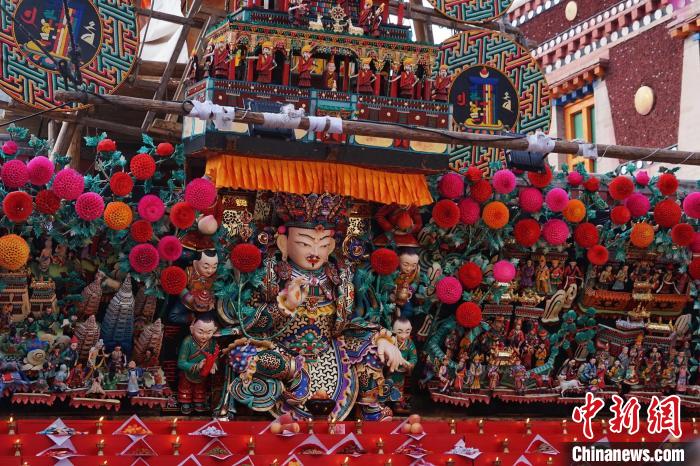 圖為塔爾寺酥油花展局部?！●R銘言 攝