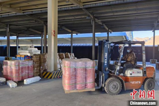 西藏鐵路貨運(yùn)量入冬以來穩(wěn)步增長(zhǎng)