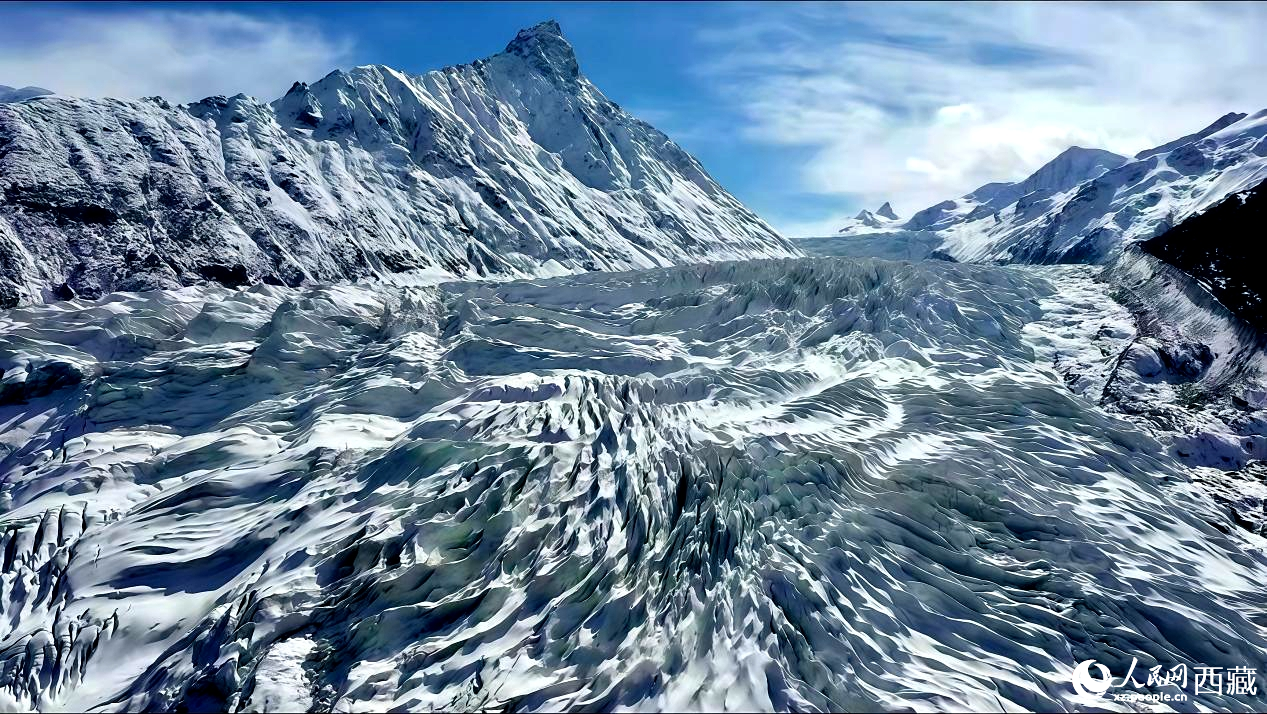 依噶冰川位于那曲市嘉黎縣尼屋鄉(xiāng)。