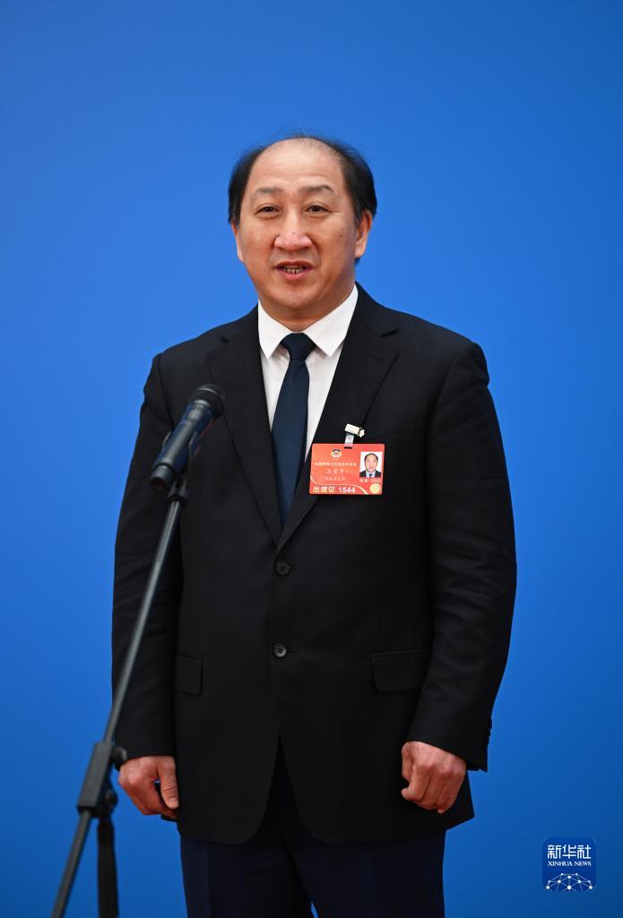 聚焦兩會(huì)“委員通道”