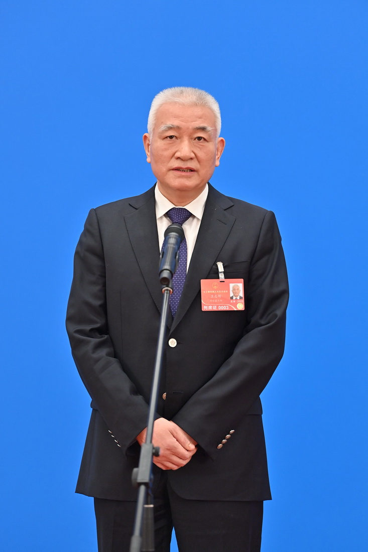 這是科學(xué)技術(shù)部部長王志剛通過網(wǎng)絡(luò)視頻方式接受采訪。新華社記者 李鑫 攝