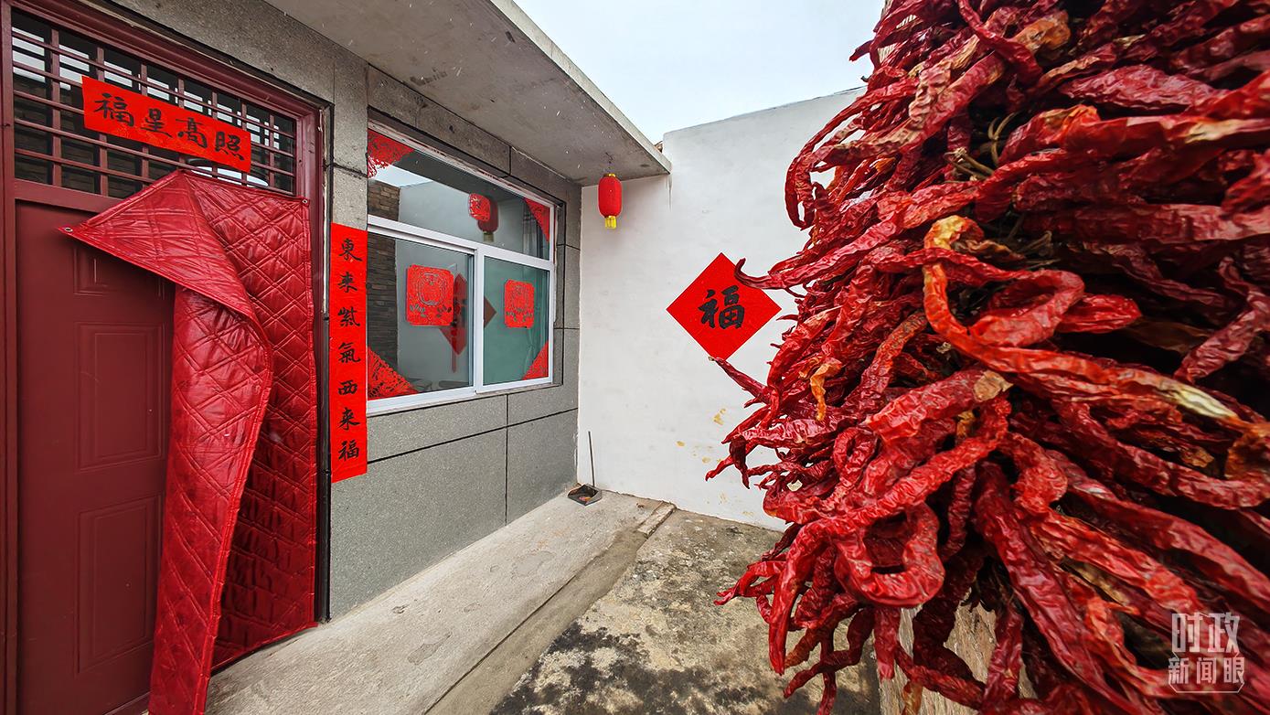 2021年10月，山西霍州馮南垣村遭遇強降雨，不少房屋倒塌。當地政府和社會力量幫助受災居民重建裝配式住房。（總臺央視記者彭漢明拍攝）