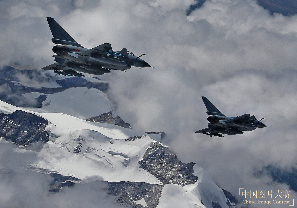 世界屋脊——我伴戰(zhàn)機(jī)凌空出擊