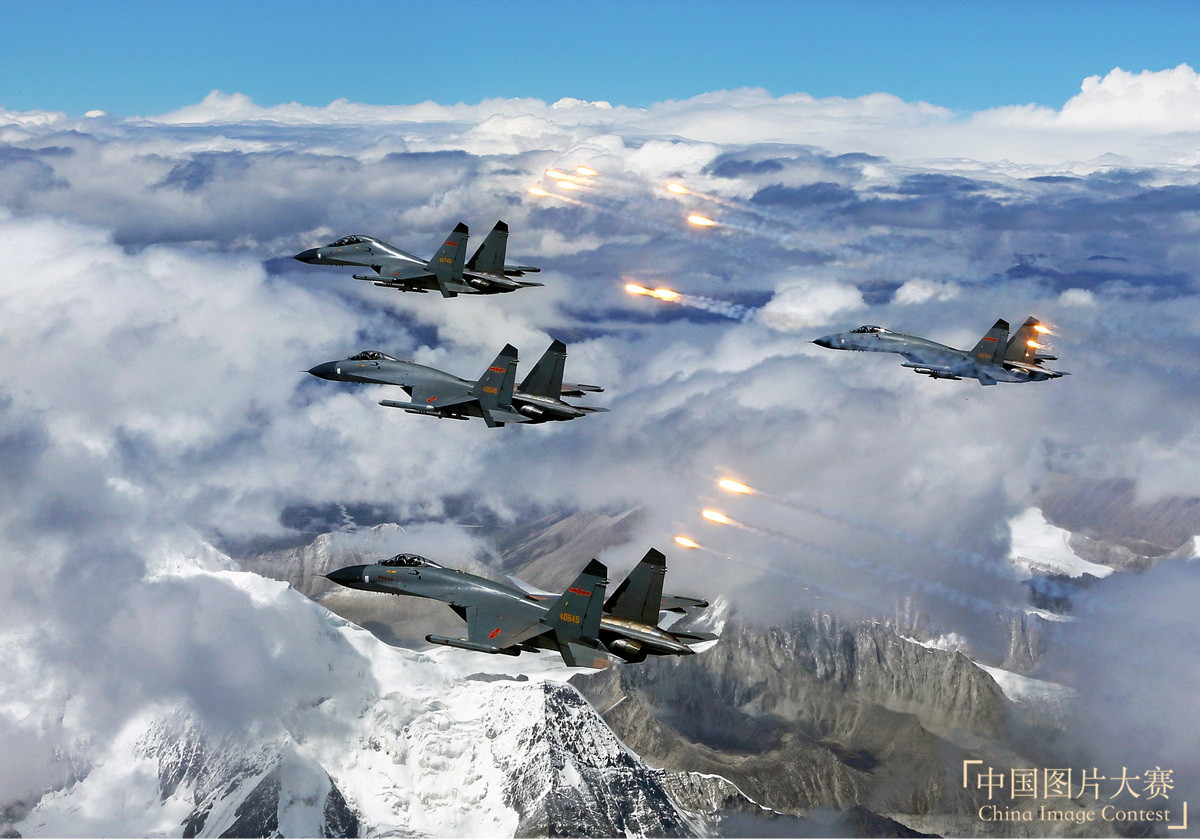 世界屋脊——我伴戰(zhàn)機凌空出擊