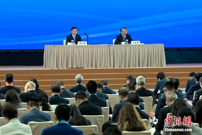 12月3日，香港特區(qū)政府在香港會議展覽中心舉行中共二十大精神宣講會，全國人大常委會法制工作委員會主任沈春耀和全國政協(xié)經(jīng)濟(jì)委員會副主任謝伏瞻出席作宣講。圖為宣講會現(xiàn)場。 <a target='_blank' href='/'><p  align=